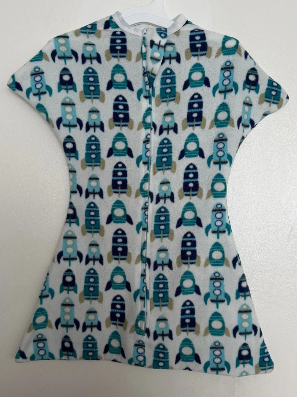Sleeping Baby Zipadee Zip Fleece Swaddle Rockets Size XS 3-6M